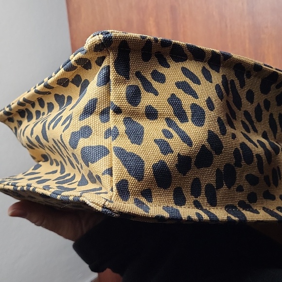 Stella and Dot Canvas Leopard Print Bag - Picture 6 of 13